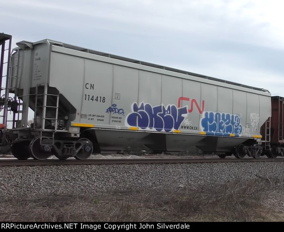 CN 114418